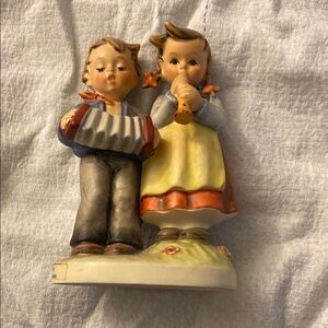 Goebel Hummel Birthday Serenade Figurine TM6 Girl Boy #218